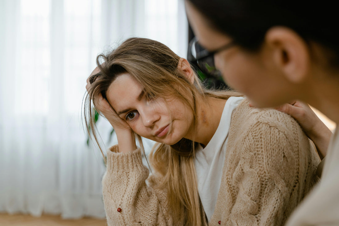 What Not to Do When a Friend Is Grieving: 7 Mistakes That Hurt More Than Help